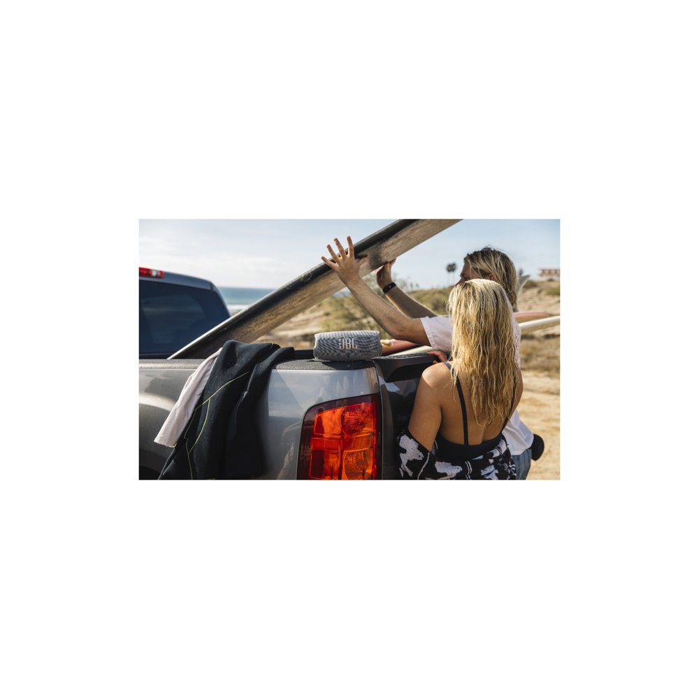 JBL Charge 5 Outdoor Lifestyle