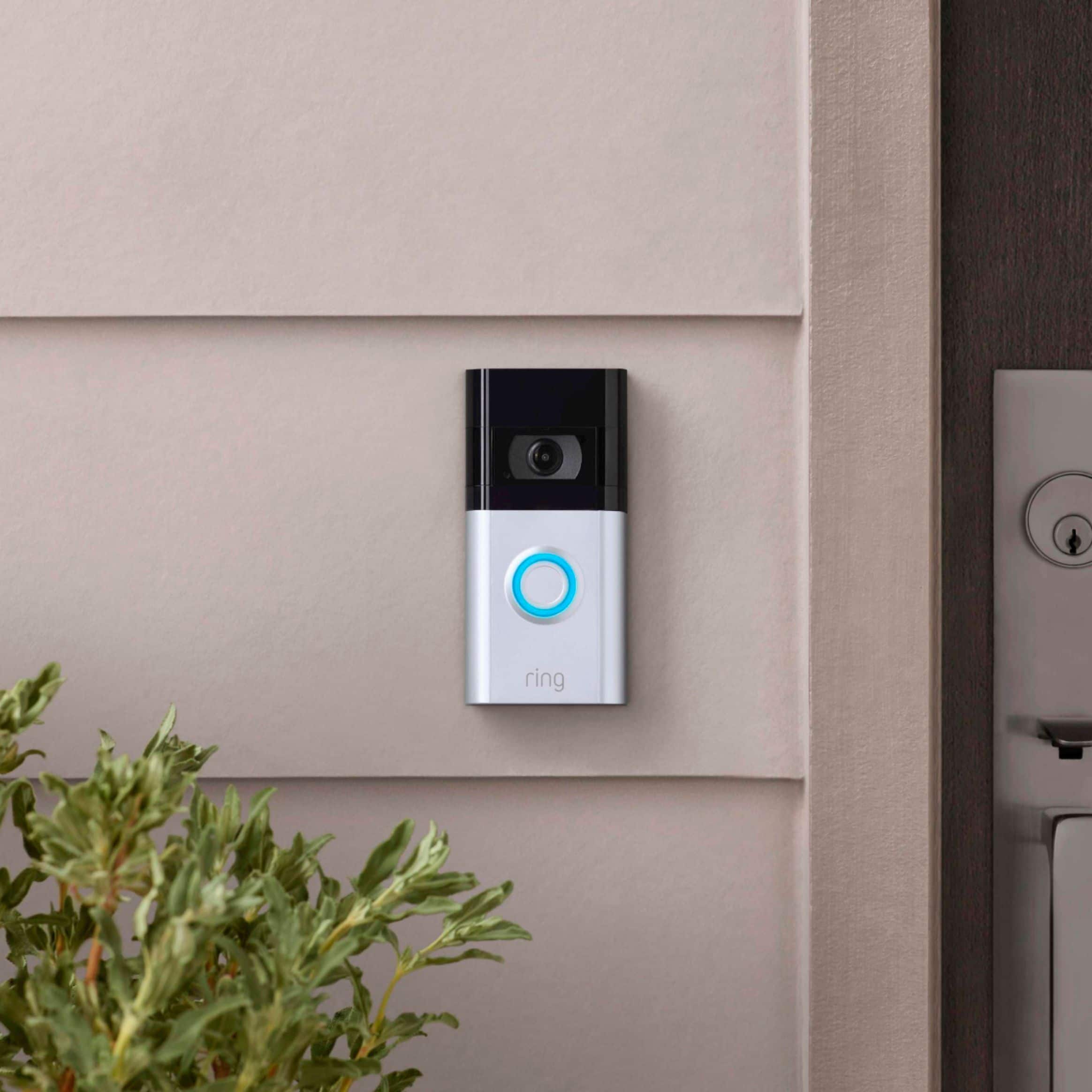 Ring Video Doorbell 4 an der Haustür montiert