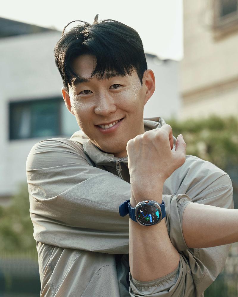 Samsung Galaxy Watch Ultra am Handgelenk
