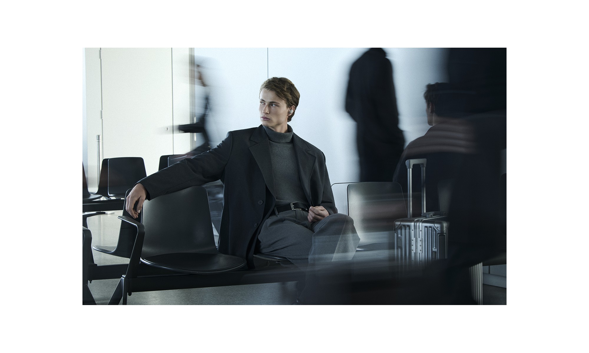 Sony WF-1000XM6 Noise Cancelling am Flughafen