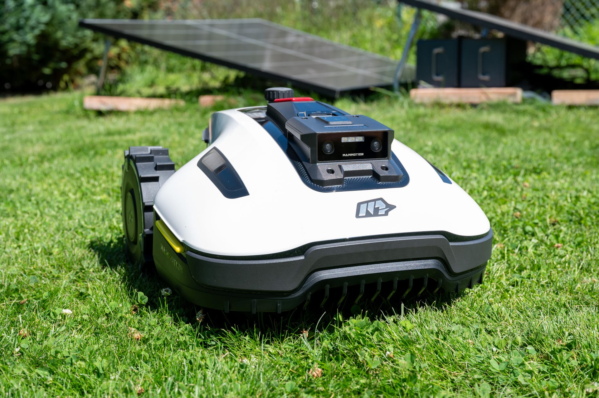 Mammotion YUKA mini 2 500 Mähroboter im Einsatz