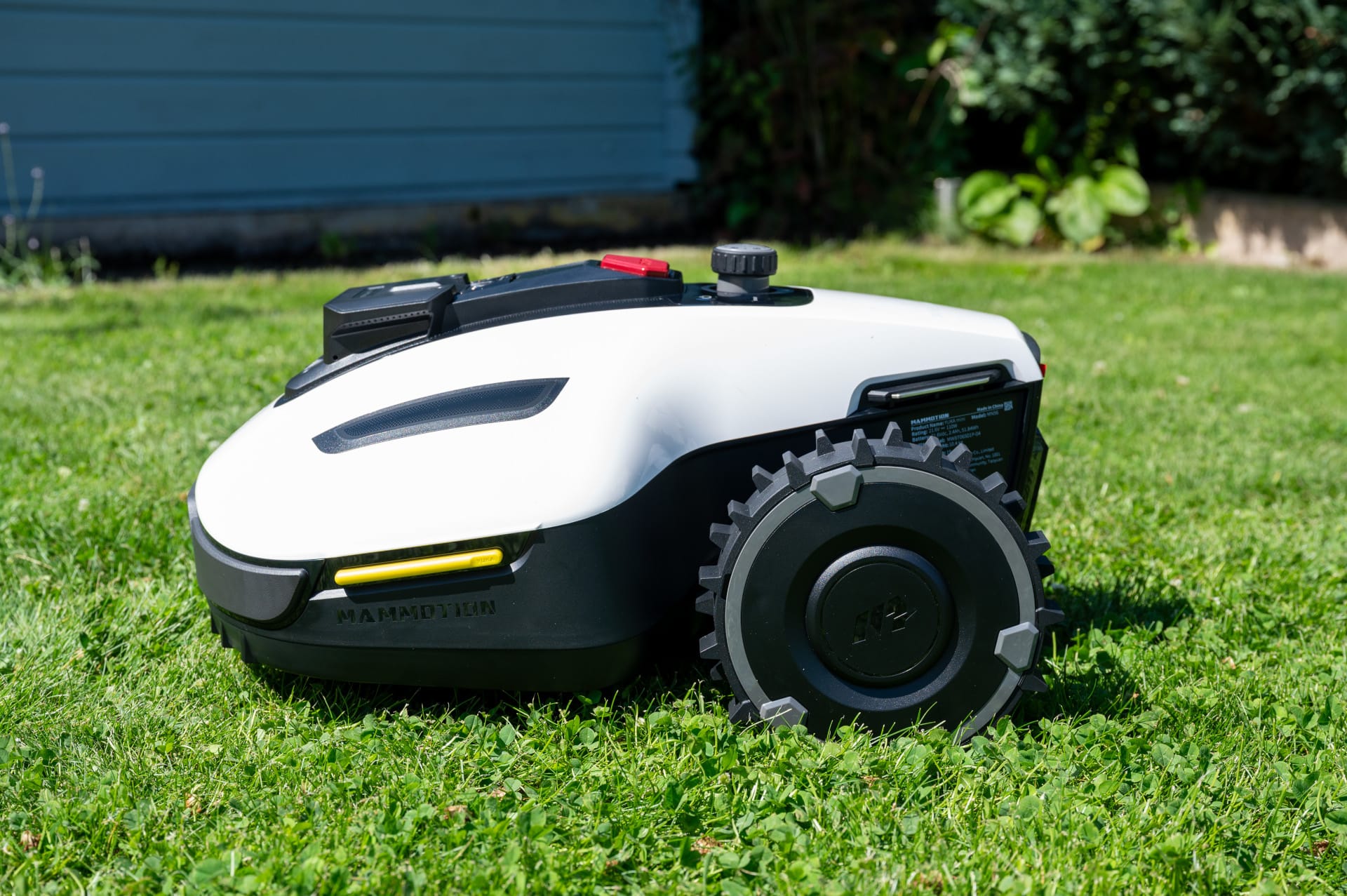 Mammotion YUKA mini 2 500 Tri-Cam AI Vision Navigation